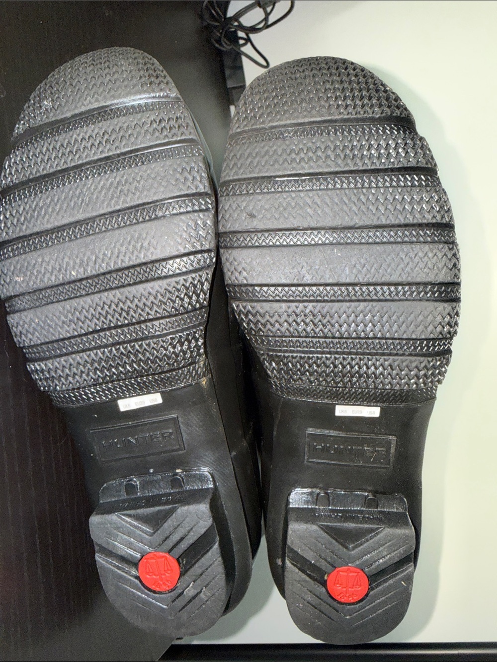 Hunter Tall Gloss Rain Boots - Black with Red Logo - Picture 8 of 14